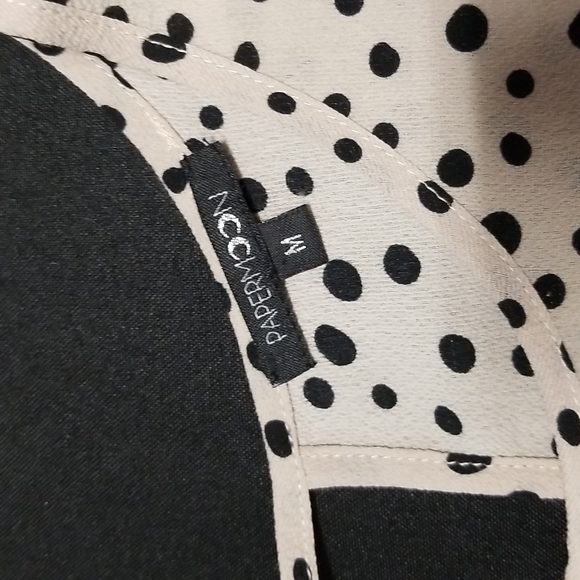 Papermoon tan with black dots flutter sleeve top - Picture 3 of 8